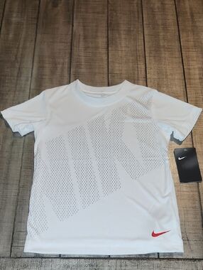 NWT Nike White Short Sleeve Athletic Tee with Red/Pink Swoosh Accent